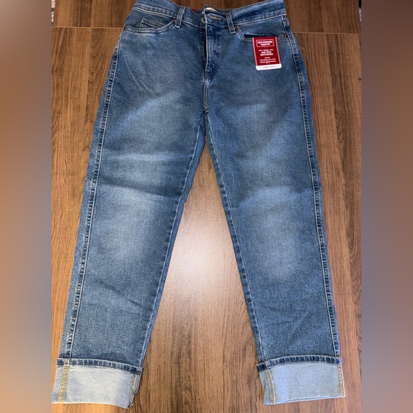 Levi's Denim - Levi's Women's Medium Blue Straight Jeans